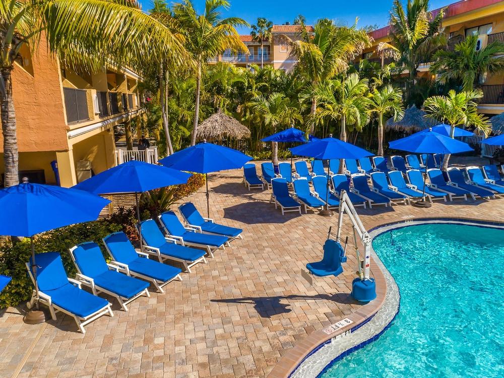 Coconut Cove All Suite Hotel Clearwater Beach Exterior photo