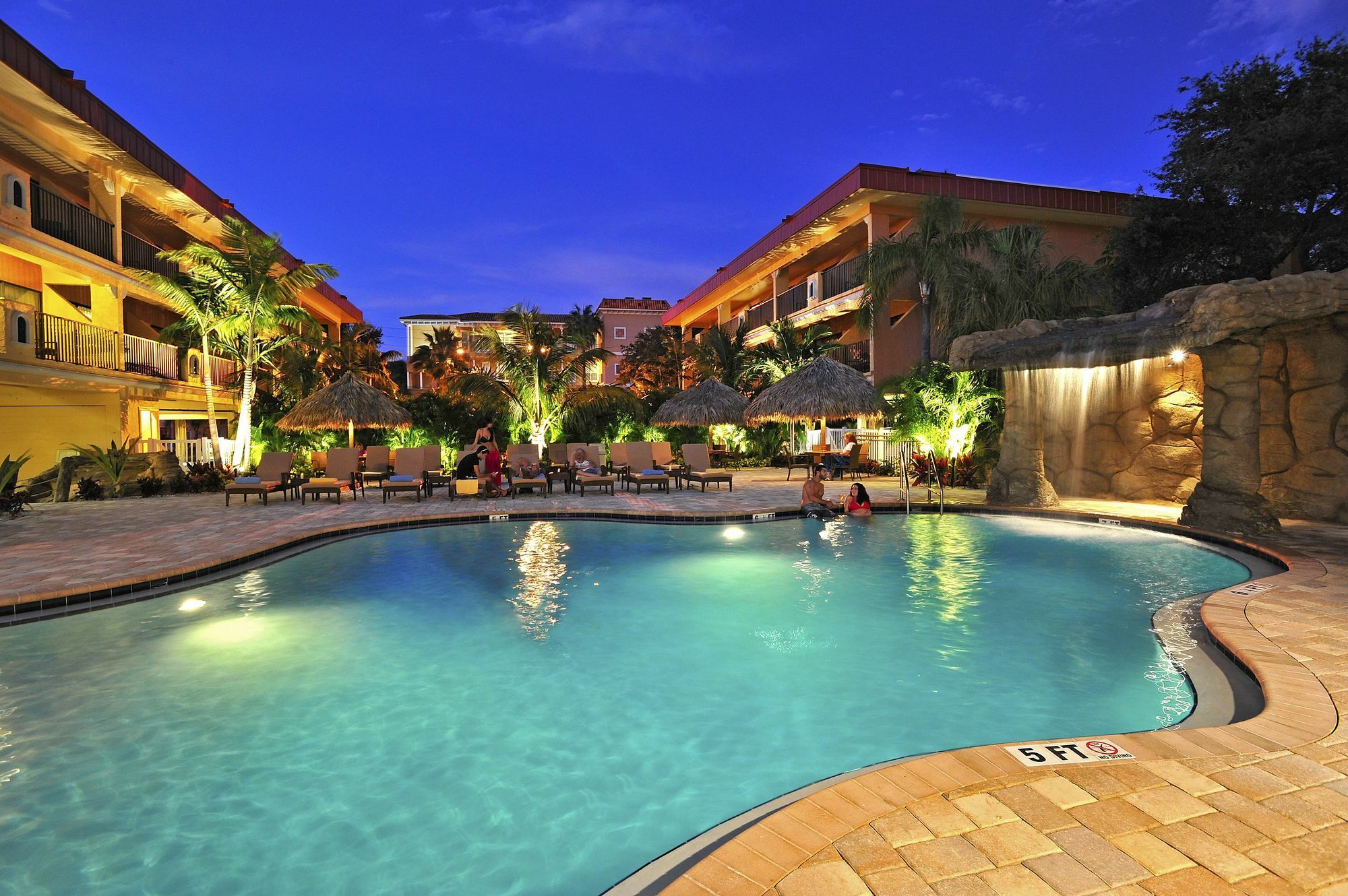 Coconut Cove All Suite Hotel Clearwater Beach Exterior photo